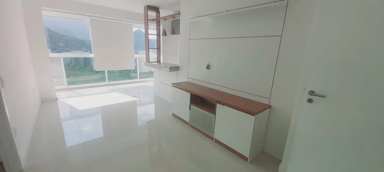 Apartamento, 80 m², com janelas do piso ao teto — photo 5