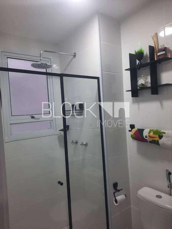 Оздоблена квартира з 2 спальнями та балконом — photo 29
