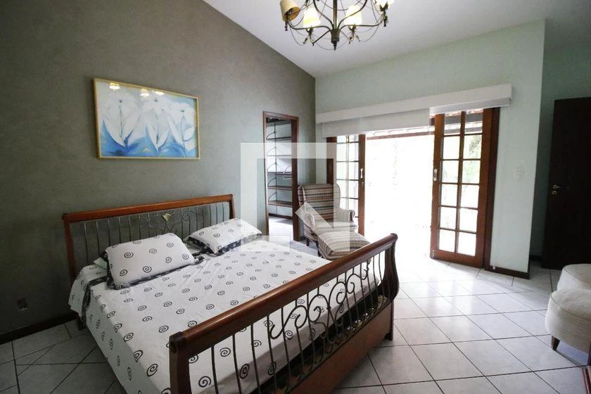 Casa de 700 m² con bañera y vestidor — photo 30