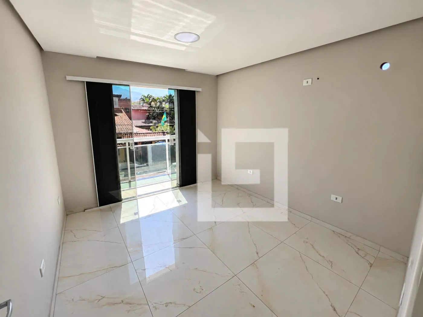 Casa, 220 m², com closet — photo 16