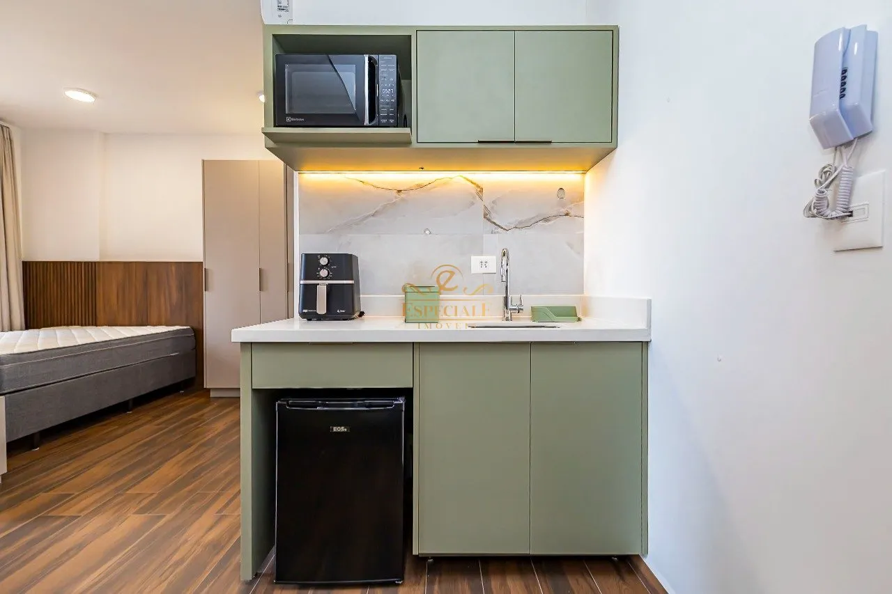 1-bedroom apartment with 35 m² and wood flooring — photo 9