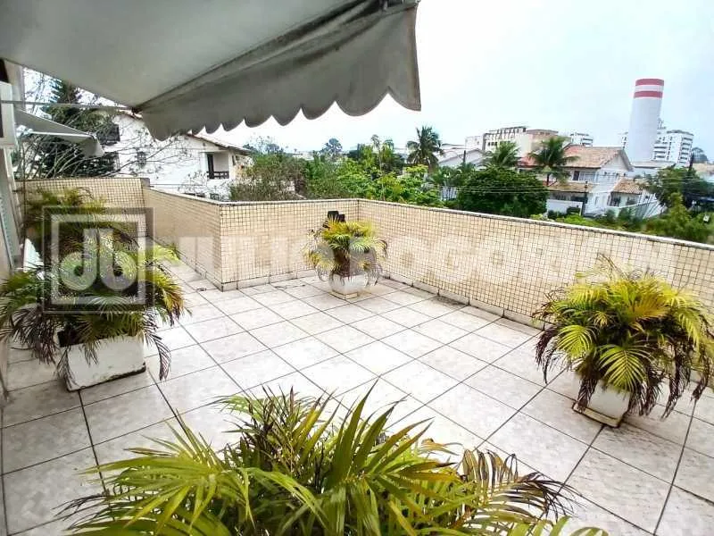 Casa com 5 quartos e área da piscina aberta — photo 6