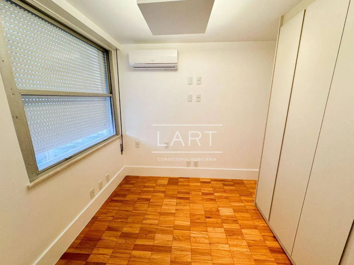 Панорамні вікна та 3 спальні: квартира 150 м² — photo 11