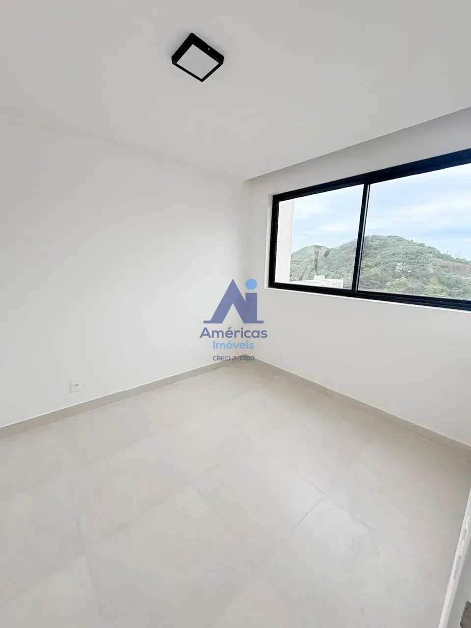 3-bedroom apartment with an open-plan kitchen — photo 10