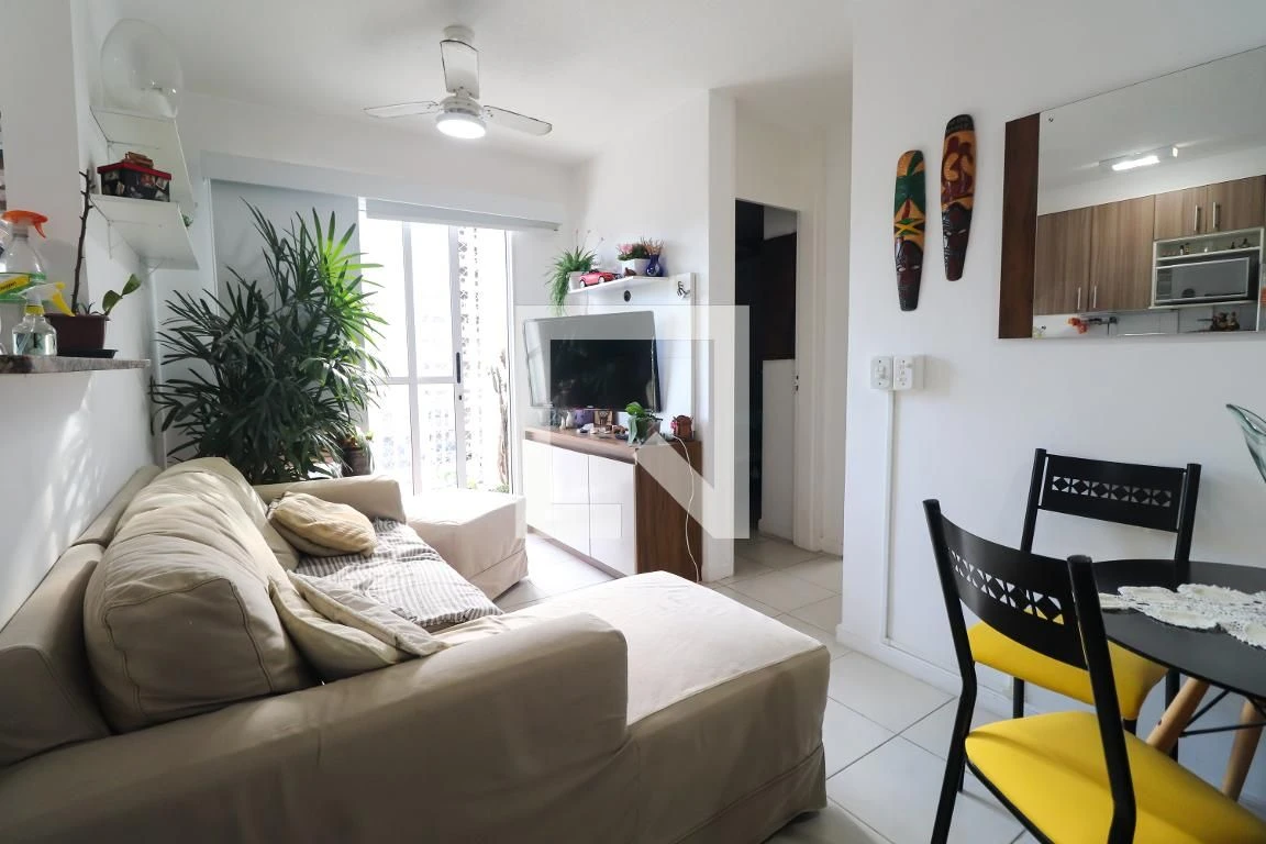 Apartamento mobiliado com 2 quartos e cozinha integrada a gás