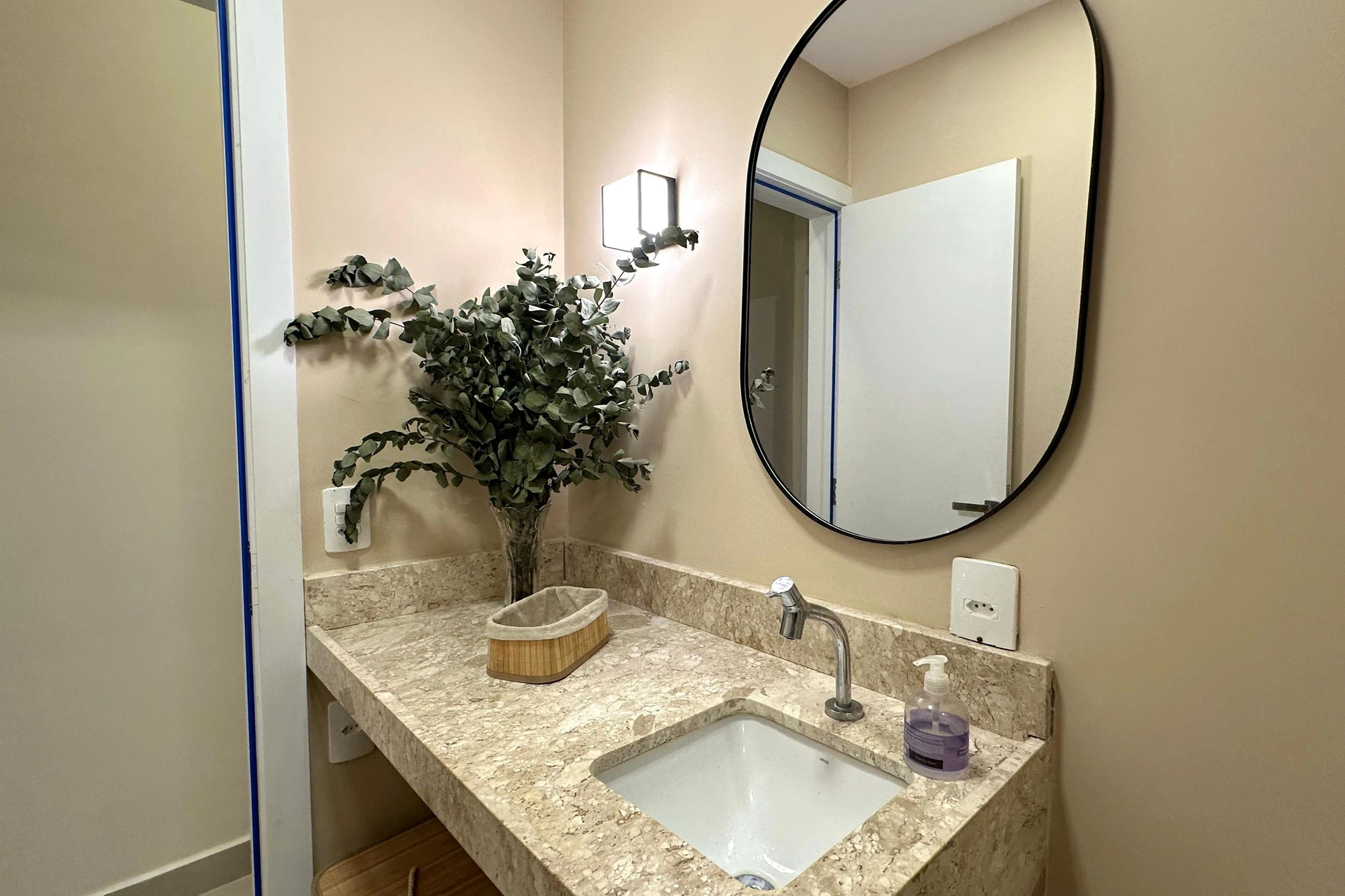 Furnished 1-bedroom apartment with 1 bathroom, no parking — photo 24
