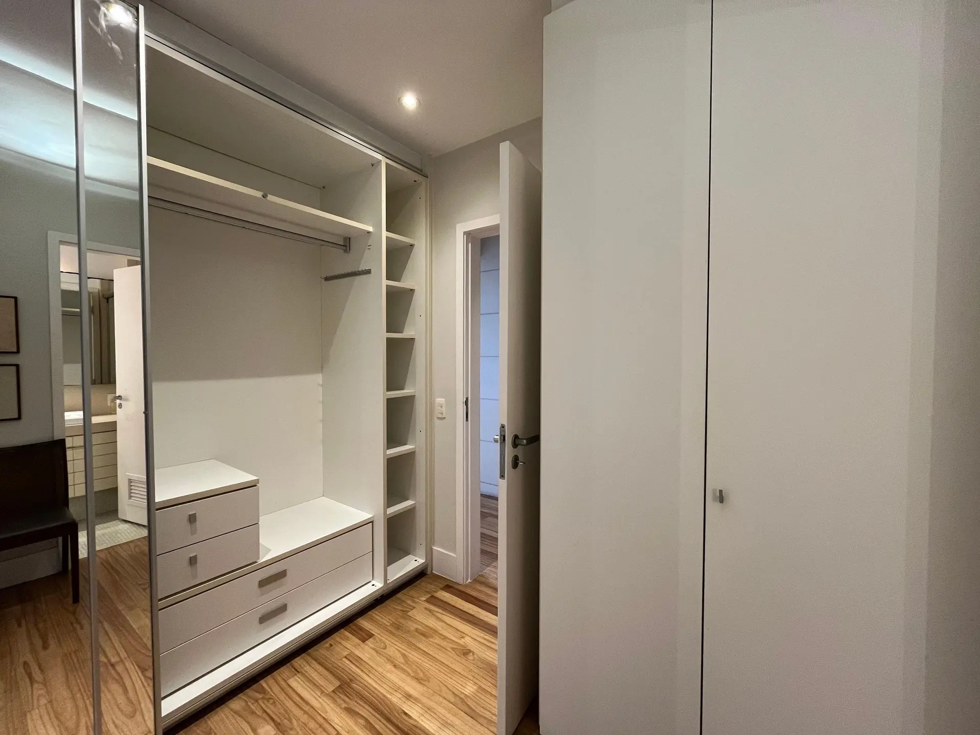 4-bedroom apartment with a water view — photo 12