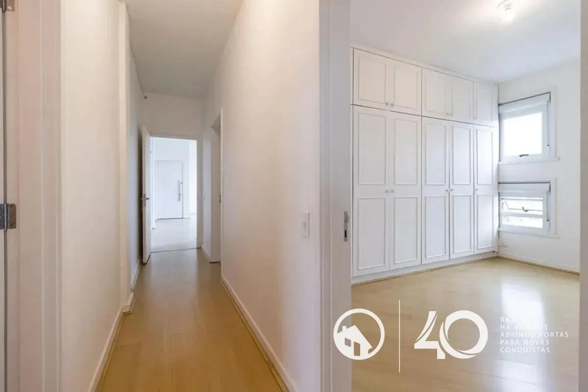 Ванна та 4 спальні: квартира 165 м² — photo 13