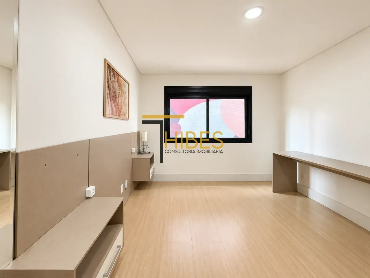 Furnished 1-bedroom apartment with parking and balcony — photo 10