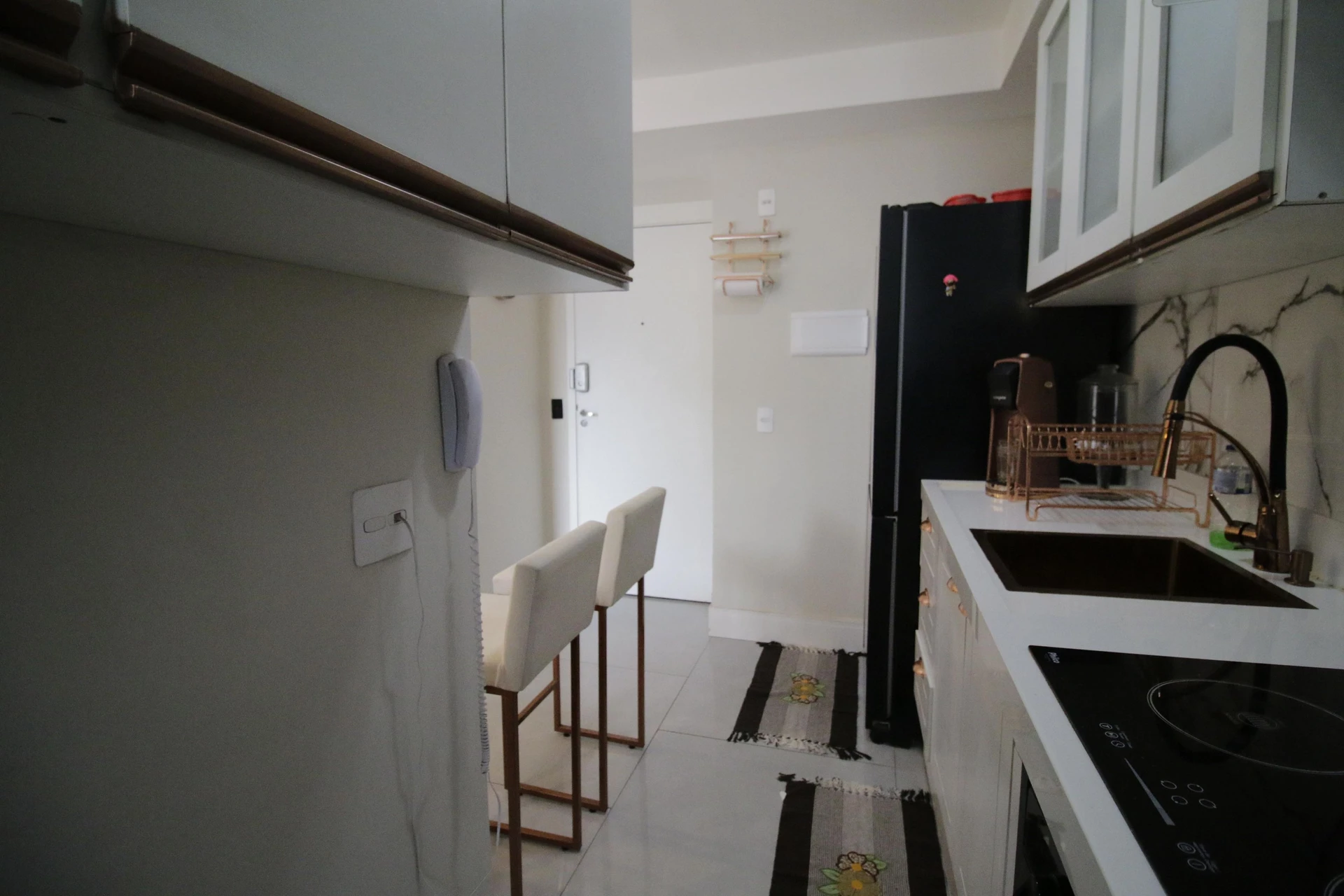 Apartamento mobiliado com 2 quartos e varanda — photo 13