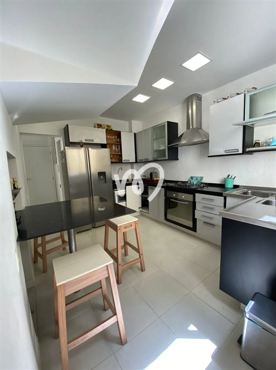 Furnished 314 m² apartment with 5 bedrooms — photo 11