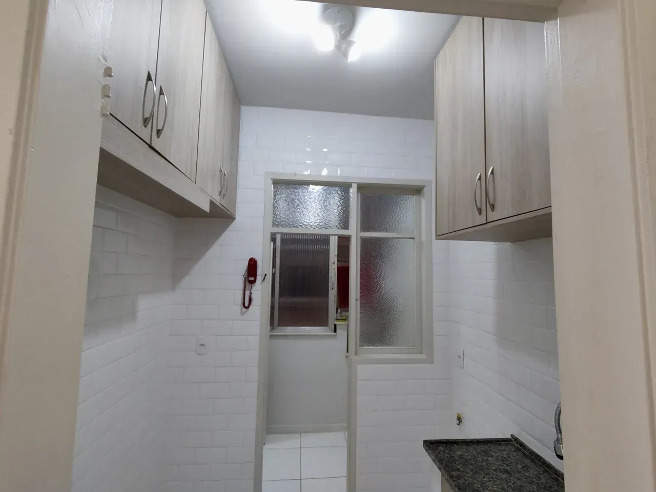 1-bedroom apartment with 2 bathrooms and closed kitchen — photo 5
