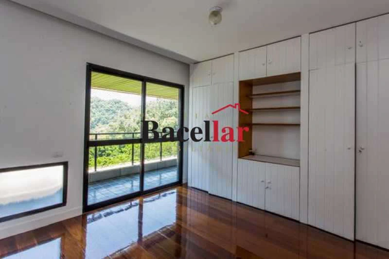 380 m² apartment with 4 en-suite bedrooms and 7 baths — photo 8