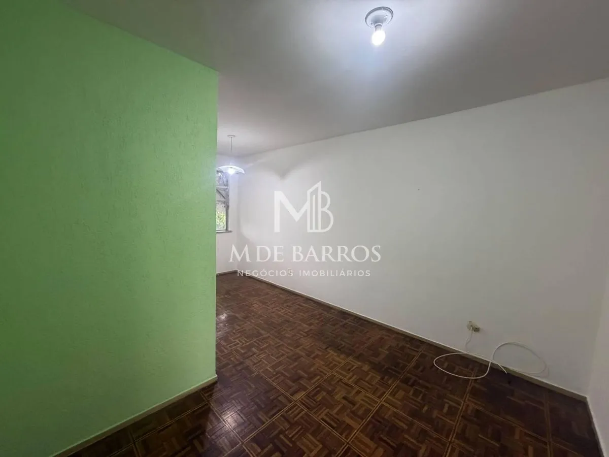 Apartamento de 2 quartos com piso de madeira ou laminado — photo 9