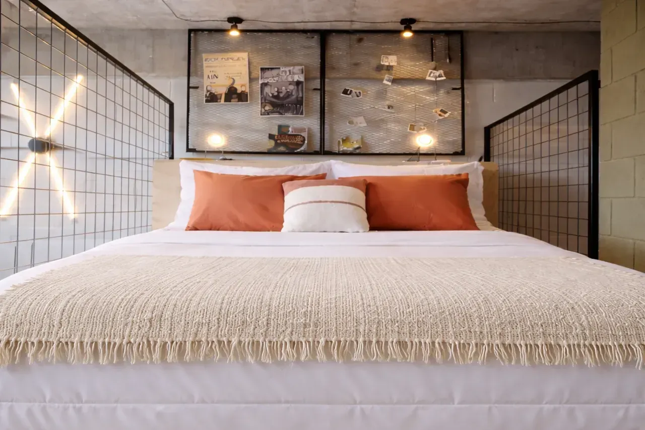 Furnished 1-bedroom apartment with no parking — photo 7