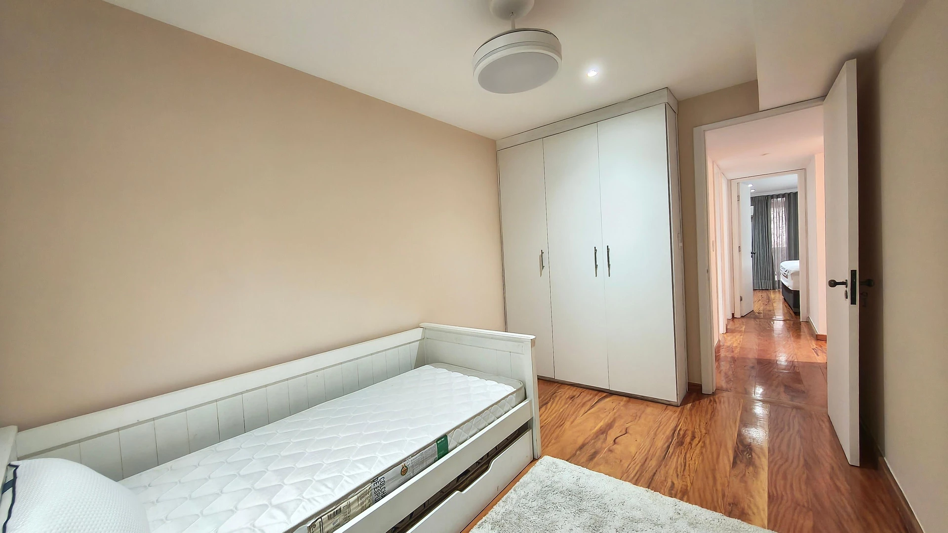 Washing machine in a 4-bedroom apartment, 205 m² — photo 14