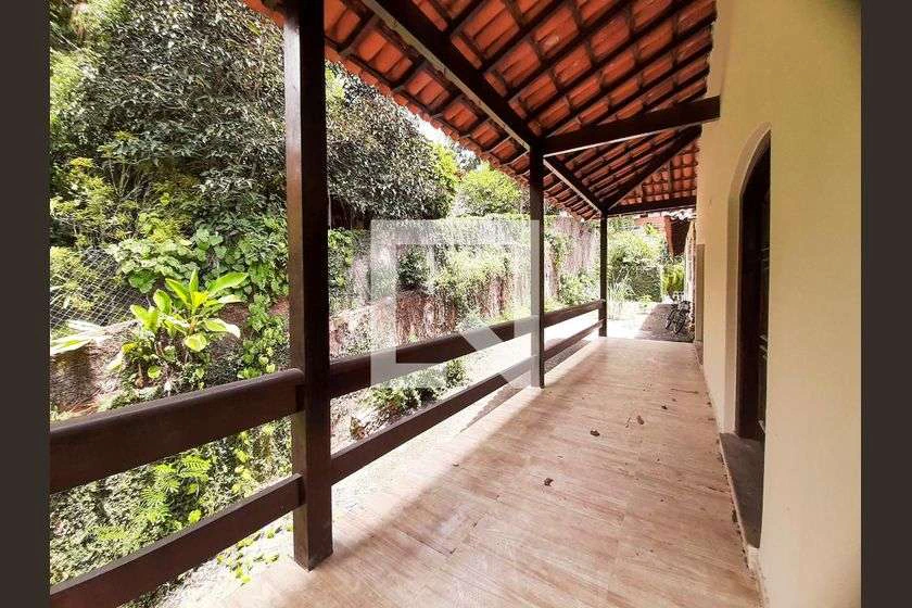 House with 6 bedrooms and 9 bathrooms, 911 m² and 3 parking — photo 10