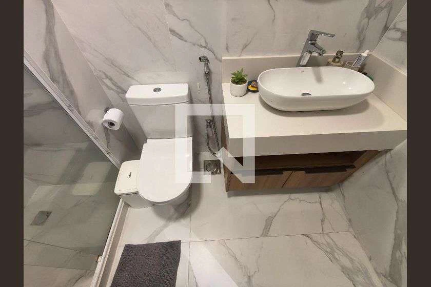 2-bedroom apartment with 1 en-suite and open-plan kitchen — photo 24