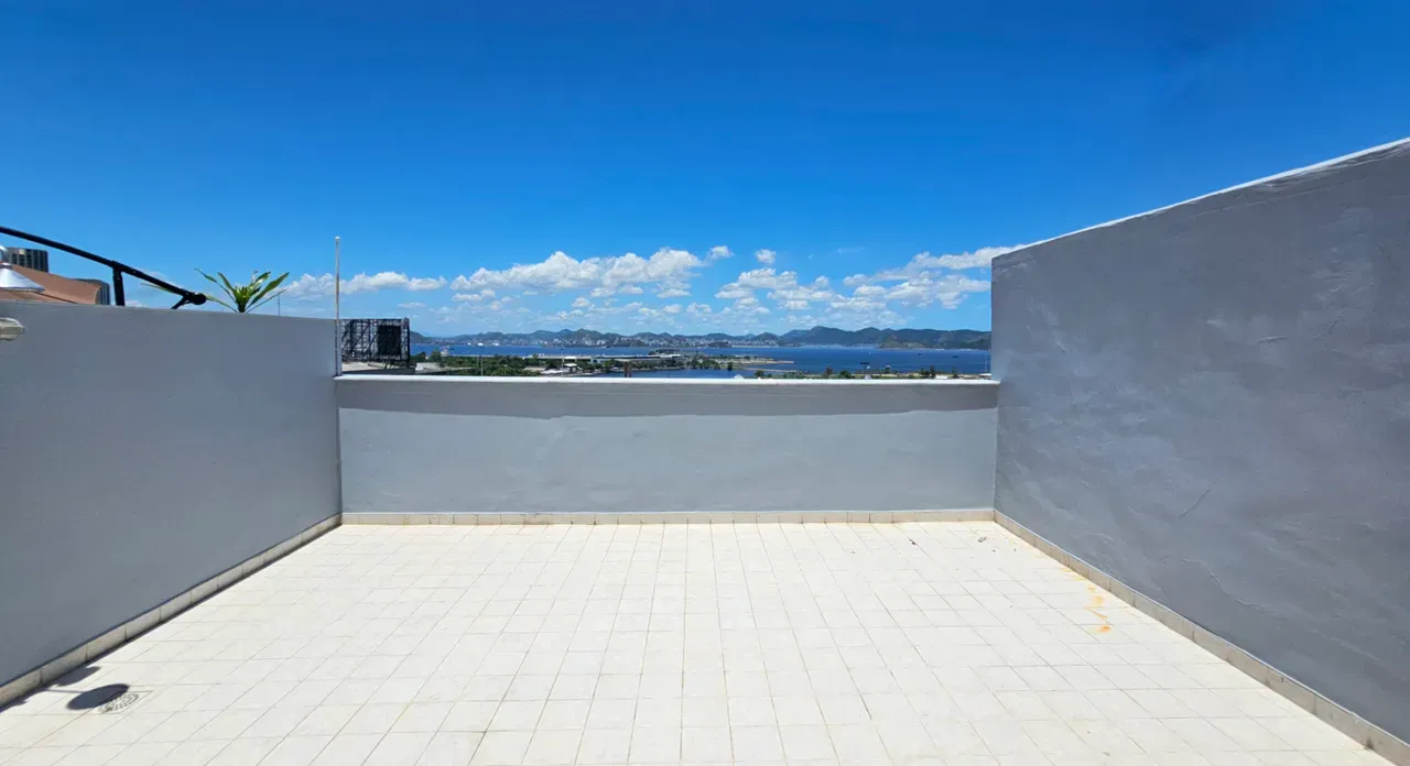 111 m² apartment with a separate fitted kitchen — photo 4