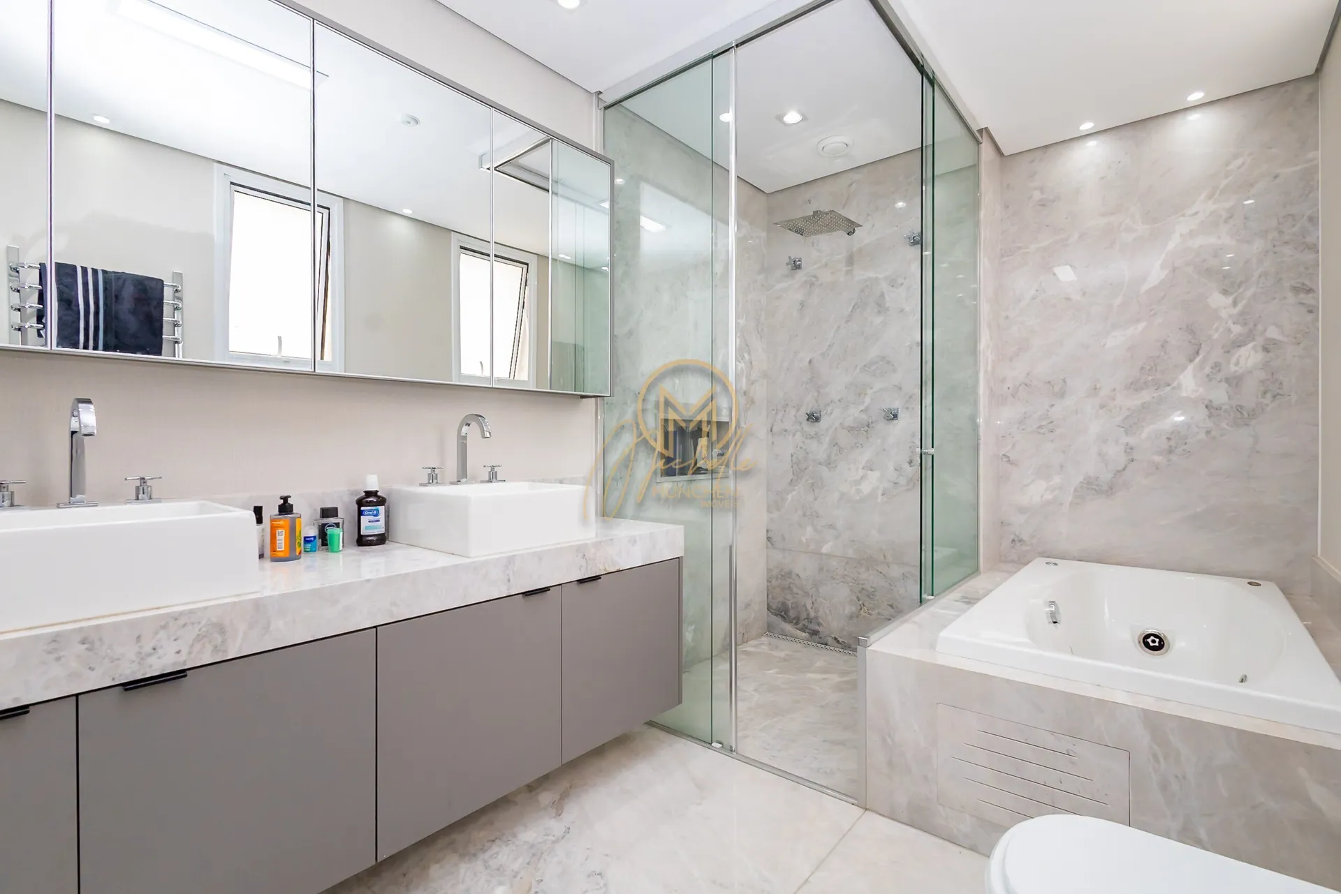 Furnished 462 m² apartment with 4 en-suite rooms — photo 145