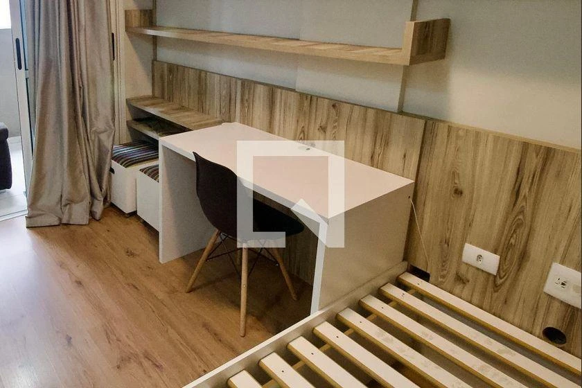 Furnished 1-bedroom apartment with compact kitchen — photo 15