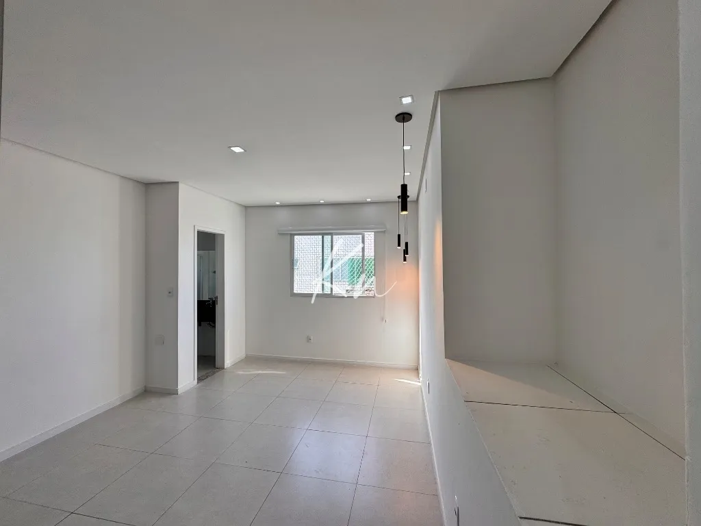 210 m² unfurnished apartment with 3 bedrooms and 5 baths — photo 33