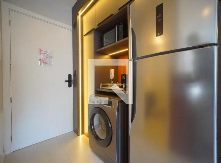 Furnished 1-bedroom apartment with open-plan kitchen — photo 6