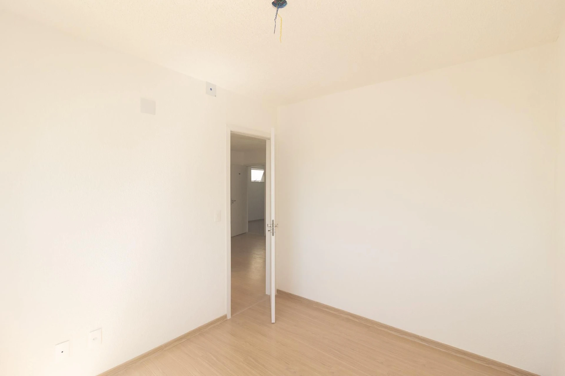 Apartamento de 2 quartos em condomínio com piscina — photo 26