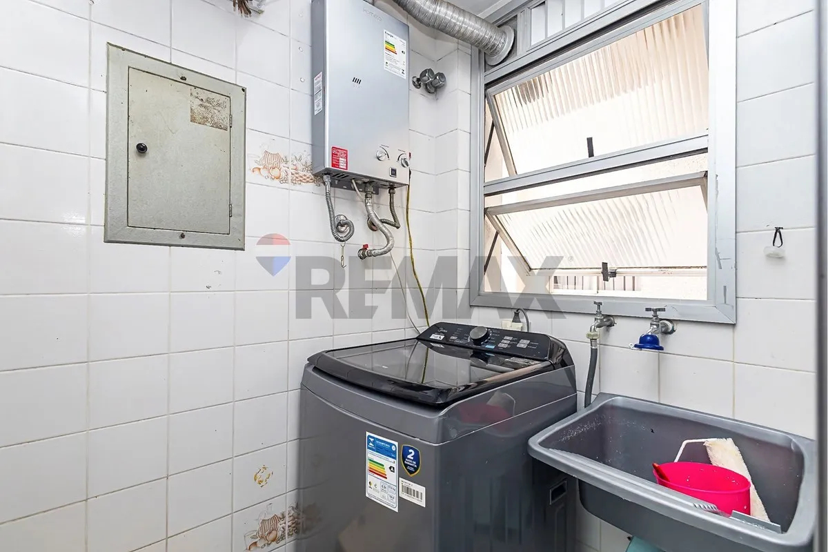 67 m² apartment with a washing machine and a bathtub — photo 32