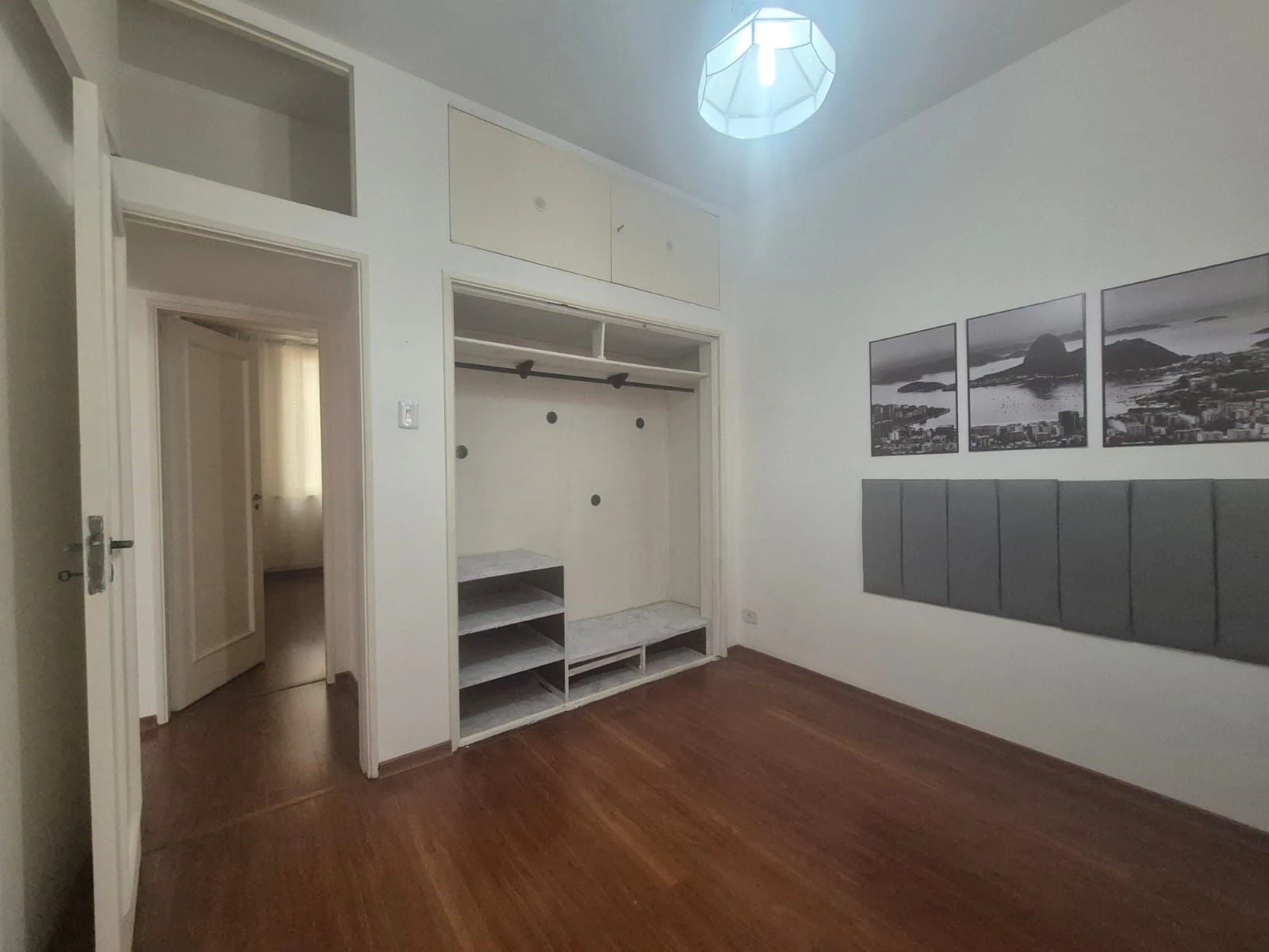 Wood or laminate floors in a 3-bedroom apartment, 100 m² — photo 4
