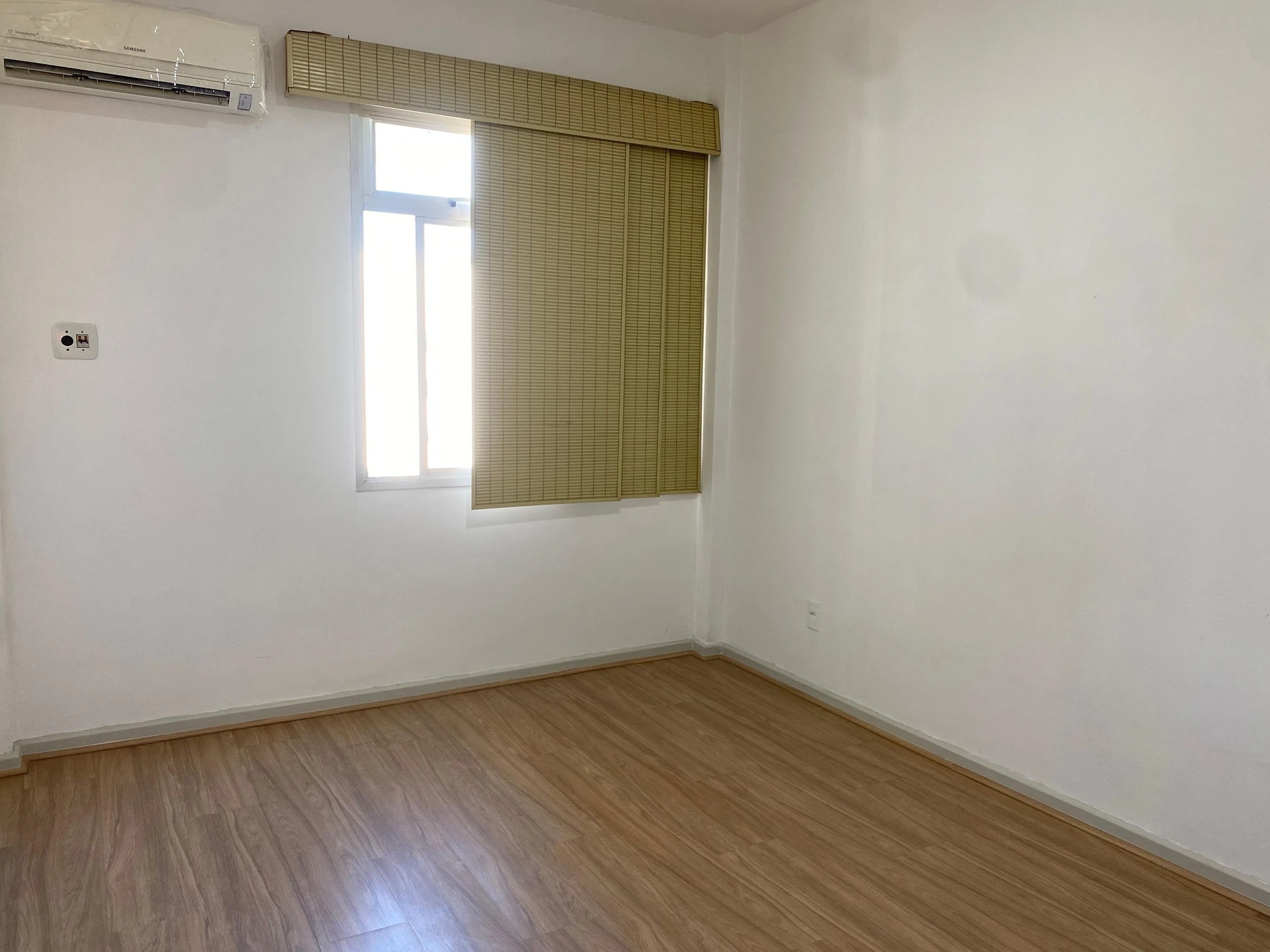 Apartment with 3 bedrooms and built-in wardrobes — photo 16
