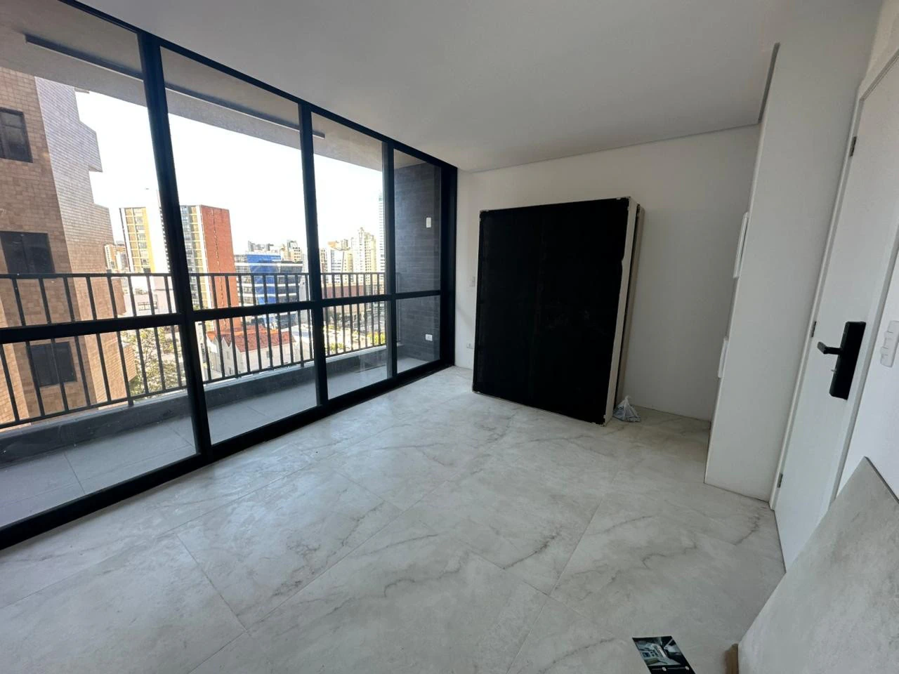 Estudio sin muebles con 1 dormitorio y 1 baño — photo 3