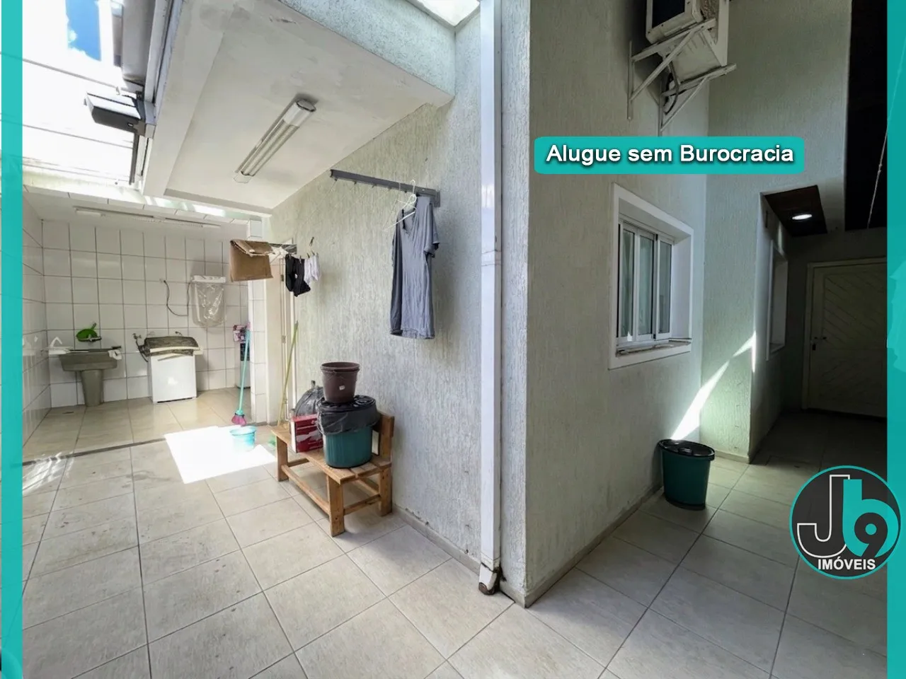 360 m² townhouse with 3 en-suite bedrooms and parking — photo 52
