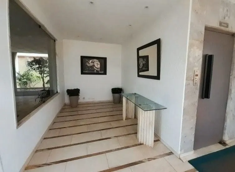 Furnished 185 m² apartment with 3 bedrooms — photo 22