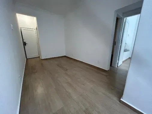 Apartment on the 2nd floor with wood or laminate floors — photo 15