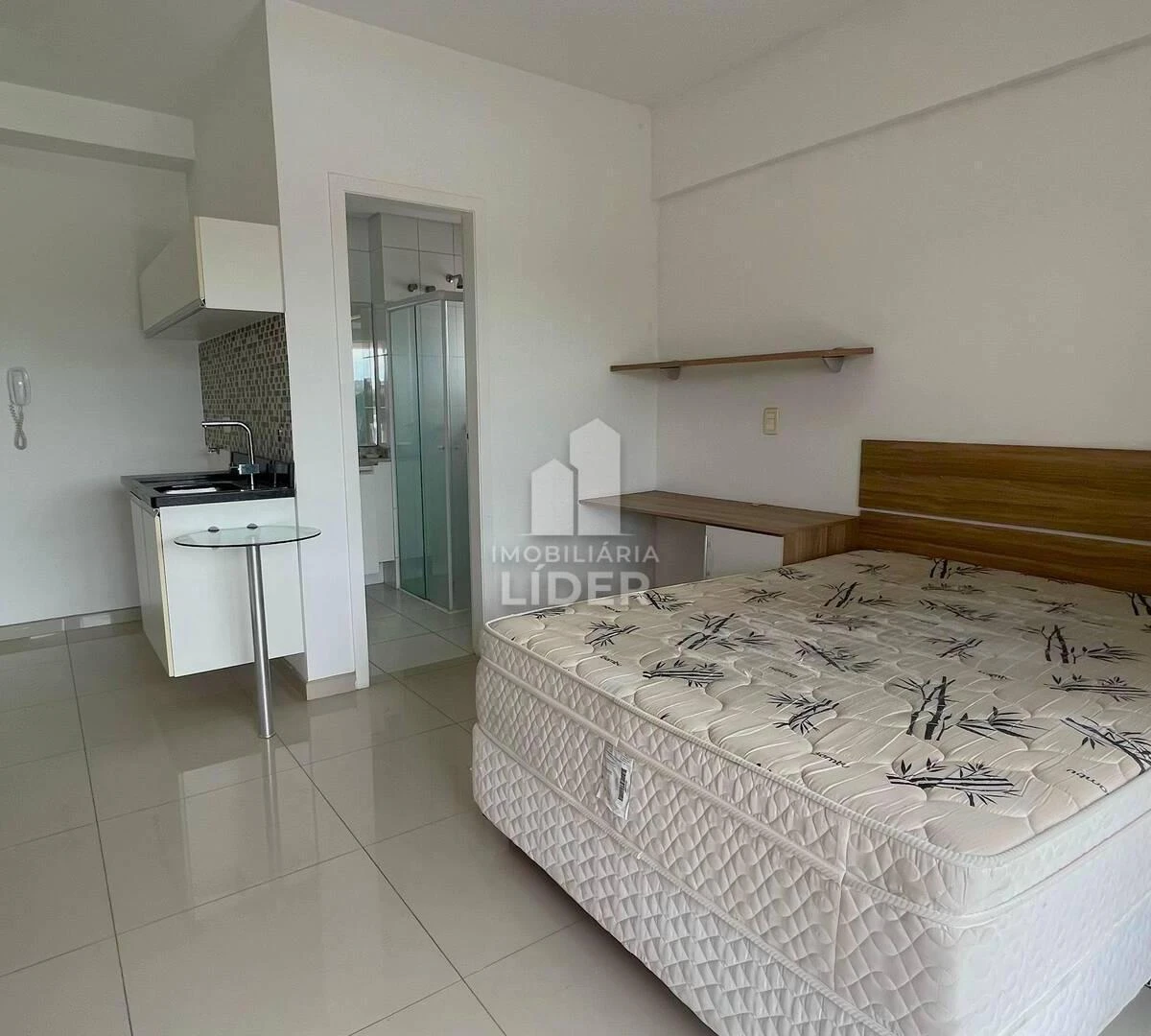 One-bedroom apartment with a home office in Curitiba — photo 4