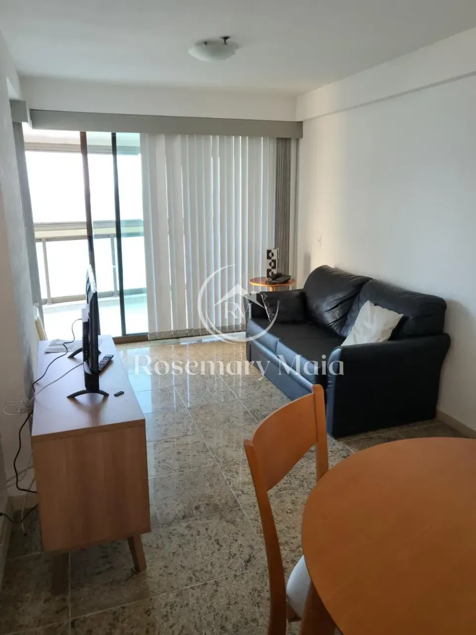 Furnished 1-bedroom apartment with open-plan kitchen — photo 10