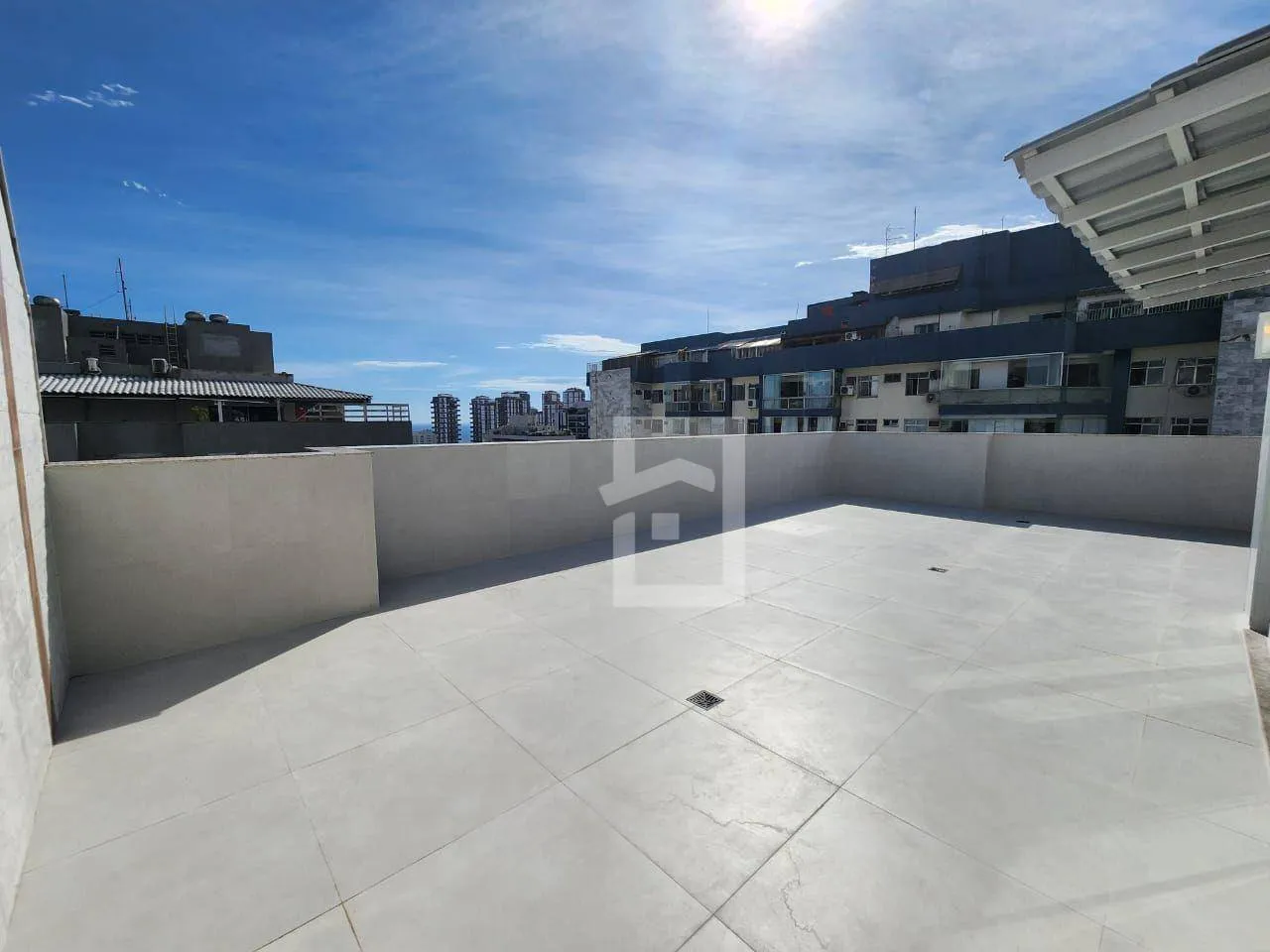 197 m² apartment on the 22nd floor with a private garden — photo 43