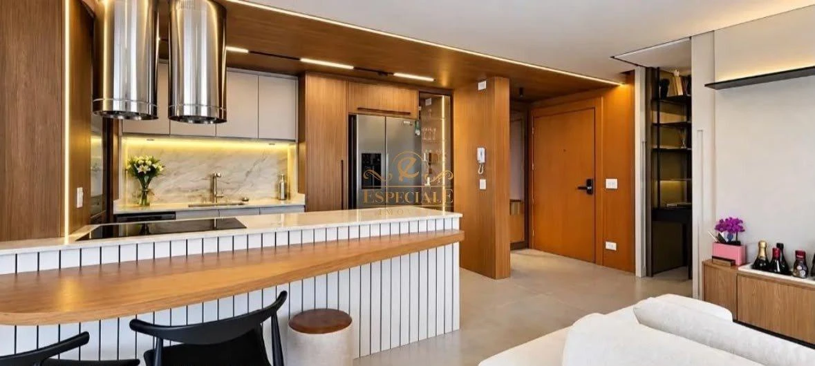 3-bedroom apartment in a building with a pool — photo 2