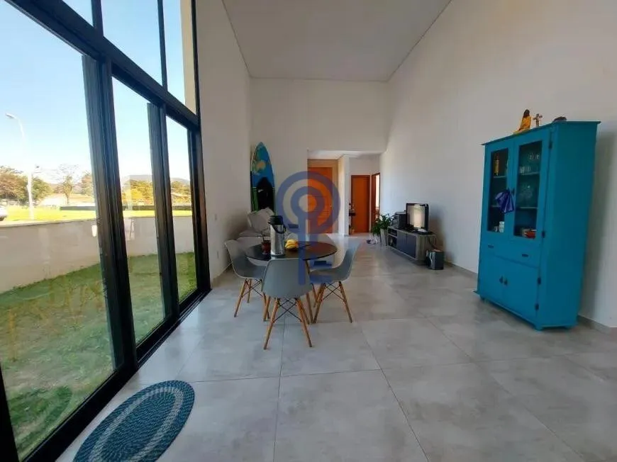 Furnished 4-bedroom house with open-plan kitchen