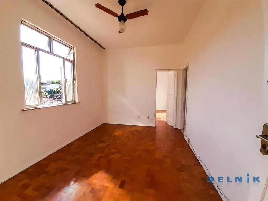 Apartment on the 2nd floor with wood or laminate floors — photo 3