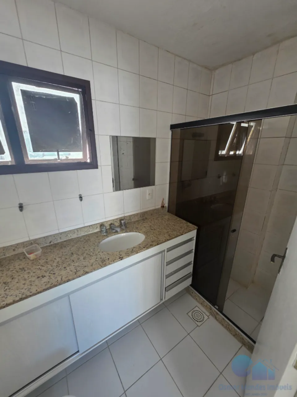 Apartment with 3 bedrooms, 2 bathrooms and a balcony — photo 9