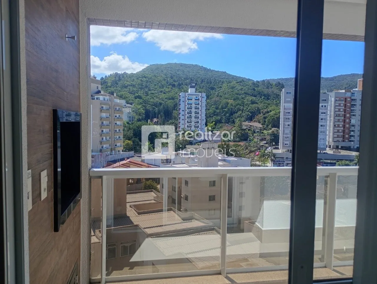Mountain view in a 2-bedroom apartment, 75 m² — photo 14
