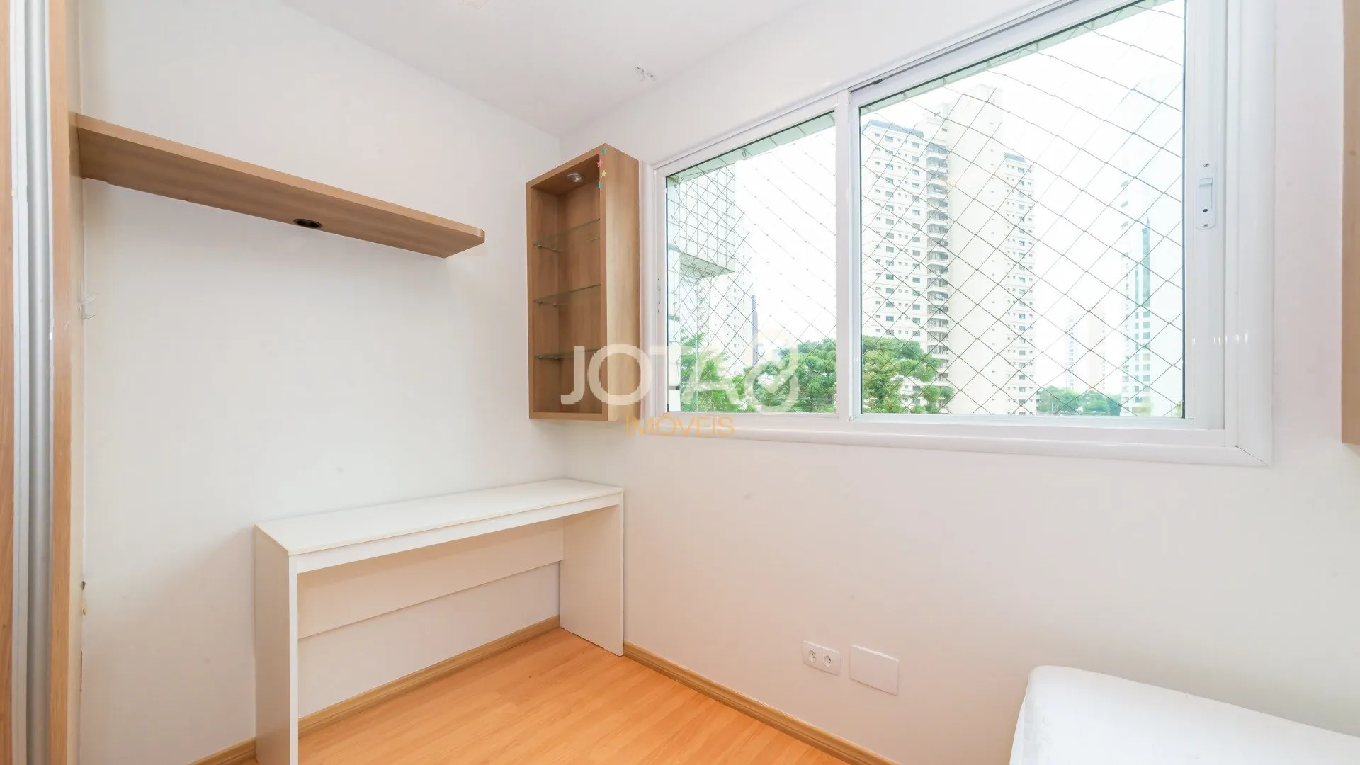3-bedroom apartment in a building with a gym — photo 29