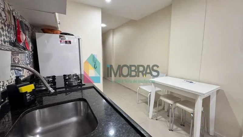 Furnished 1-bedroom apartment with open-plan kitchen — photo 7