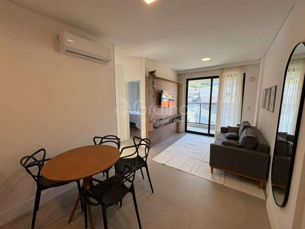 Furnished 2-bedroom apartment with 2 en-suite baths