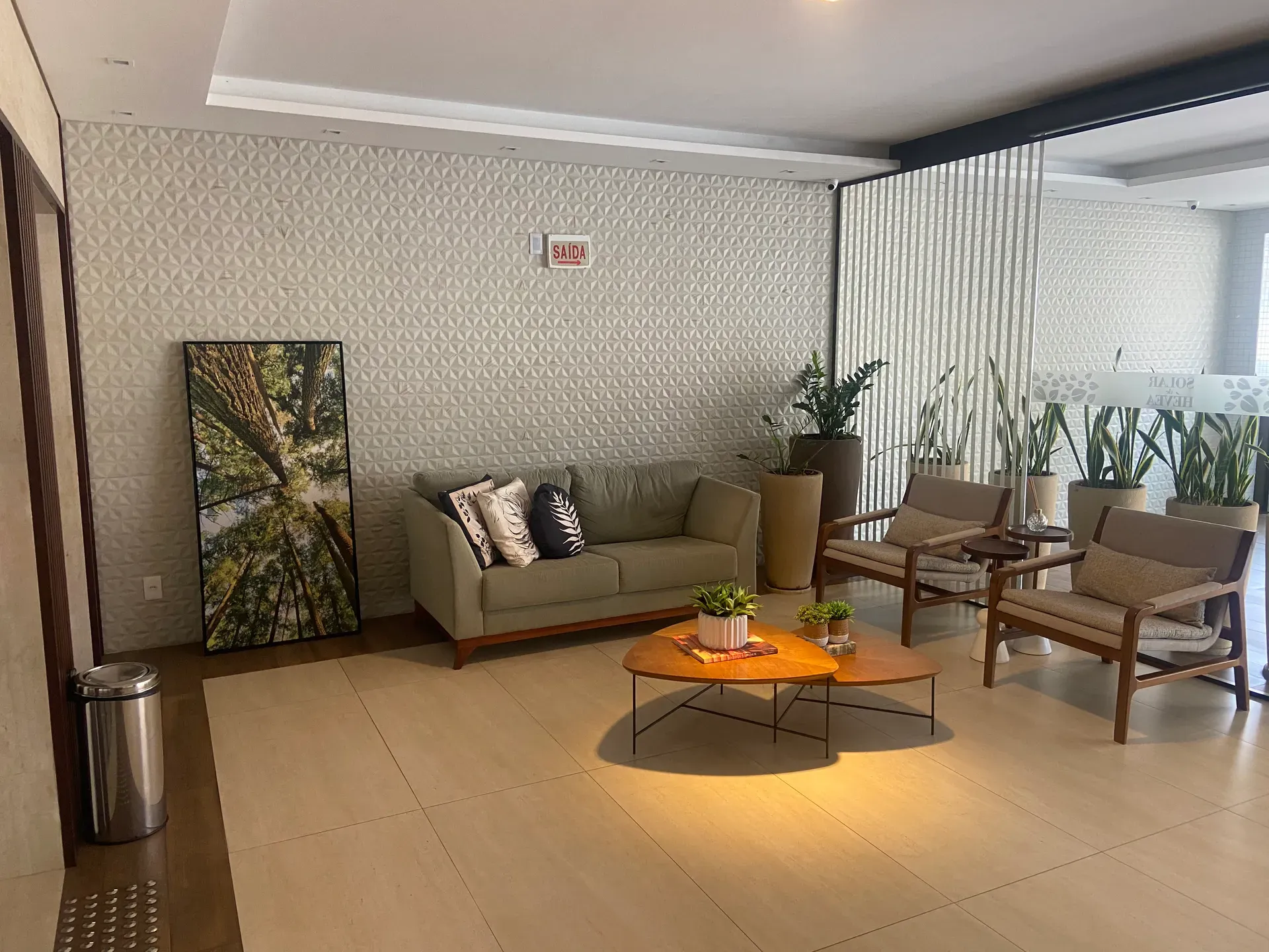 2-bedroom apartment in a building with a gym — photo 32