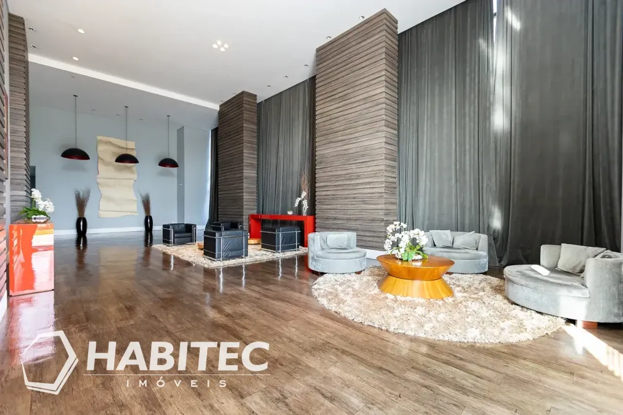 Glass-enclosed balcony in a one-bedroom apartment, 41 m²