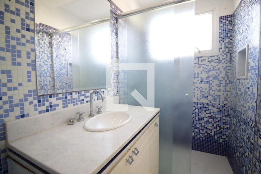 House with 4 en-suite bedrooms and 597 m², 4 parking — photo 29