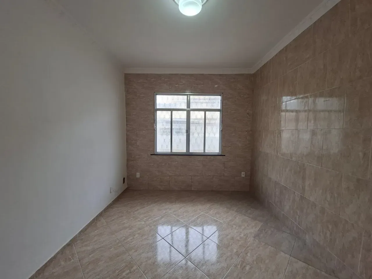 House with 2 bedrooms and 1 bathroom, no parking — photo 4